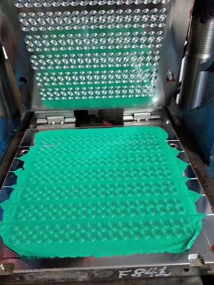 Good price Green Colors NBR/FKM/FFKM Rubber O Rings OEM/ODM Compression Molding with Good Oil Resistance 16-30 N/mm Tear Strength online