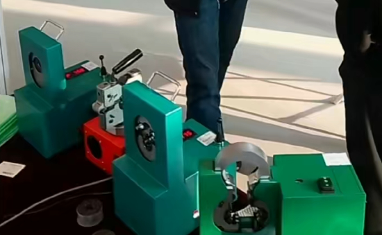 900W 3/4 Inch 220V AC Hose Crimping Machine with Display Control